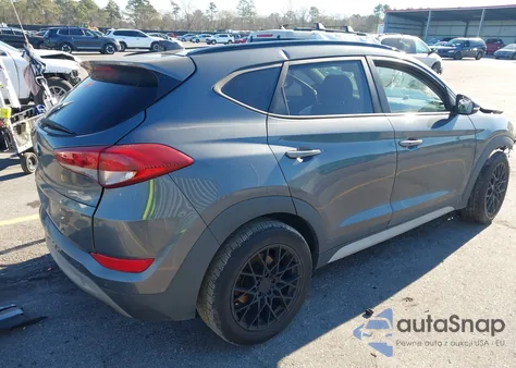 2018 Hyundai Tucson Value z USA, uszkodzony, nr VIN KM8J33A24JU683646